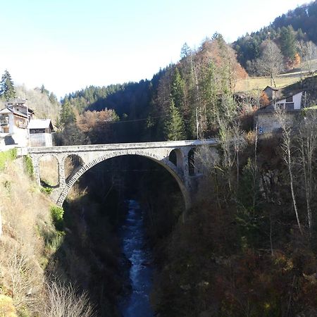 Auberge Des Eglantiers Flumet Luaran gambar