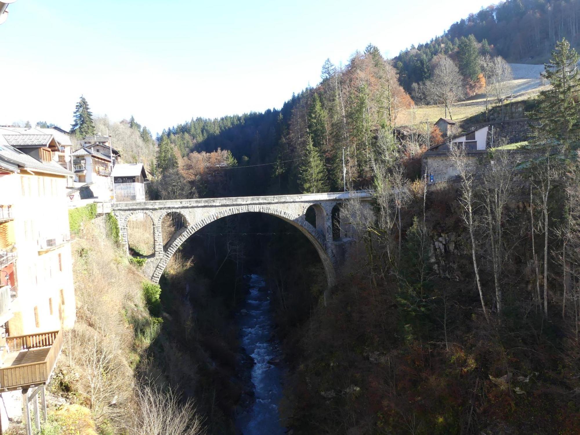 Auberge Des Eglantiers Flumet Luaran gambar